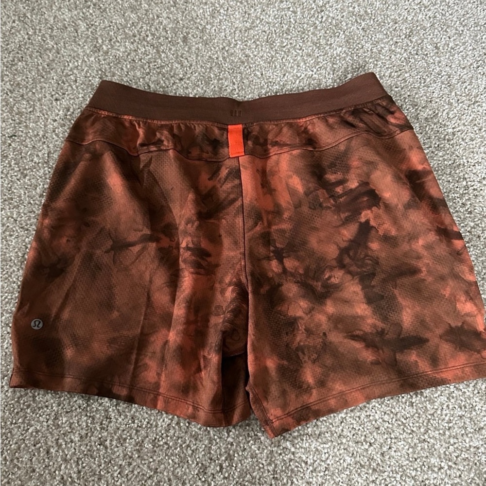 Lululemon Textured Tech Short 7" Diamond Dye Warm Coral Seared Grey - Picture 4 of 4